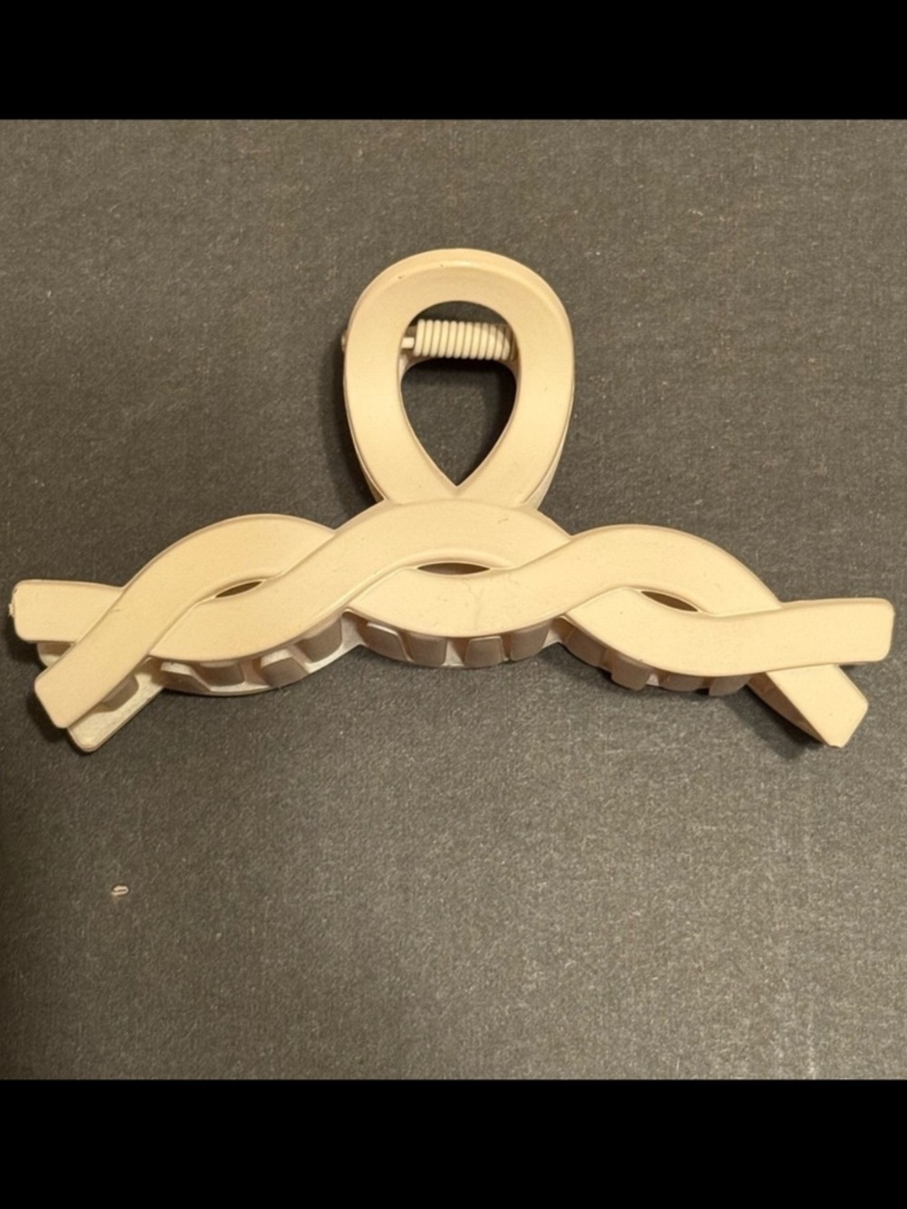 Francesca's Collections Beige Claw Clip - Picture 2 of 4